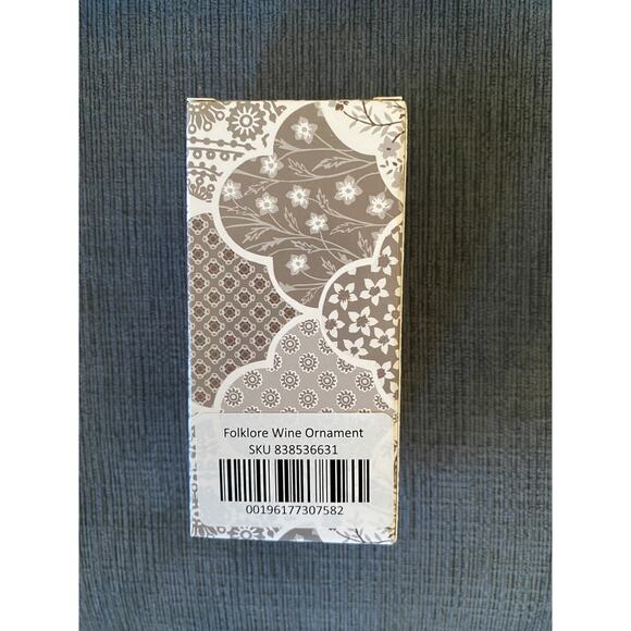 SHIPS IN 24 HRS Taylor Swift Folklore Bottle of Wine Ornament NIB RARE SOLD OUT - Picture 3 of 4